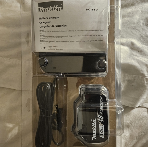 18V Makita Standard Charging Kit - Picture 3 of 4